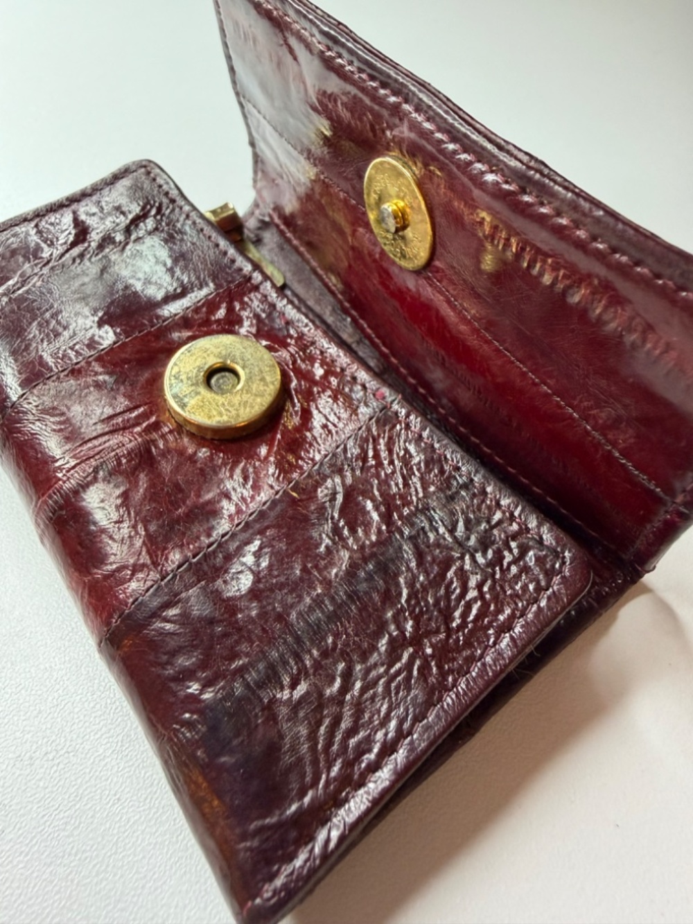 Vintage Burgundy Red Genuine Eel Skin Leather Key Wallet w/ Zip Pouch - Picture 4 of 14